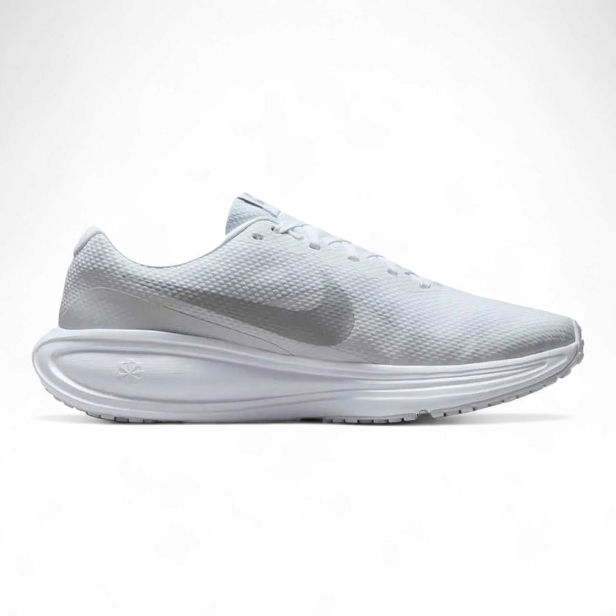 NIKE REVOLUTION 8